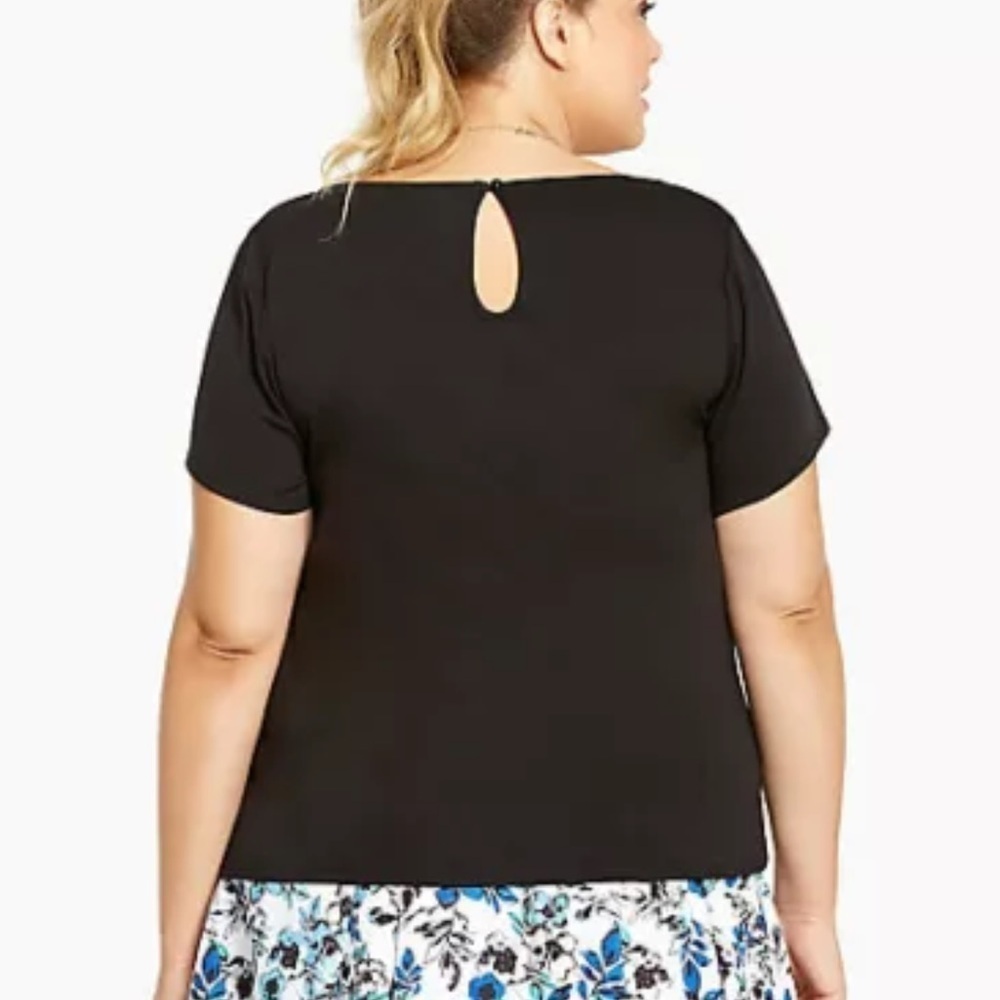 Torrid Black Knit Short Sleeve Keyhole Button Back